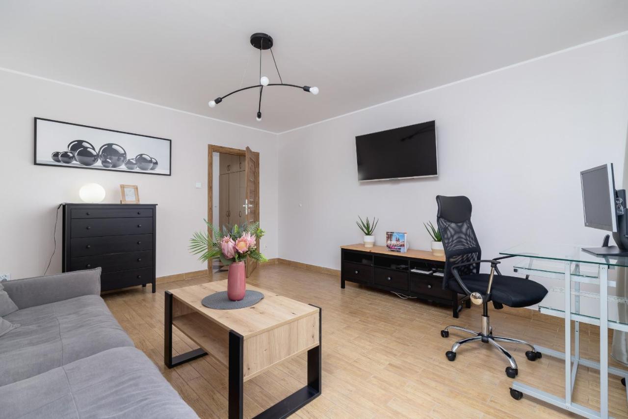 Pleasant Apartment With Terrace Cracow By Noclegi Renters Kraków Zewnętrze zdjęcie