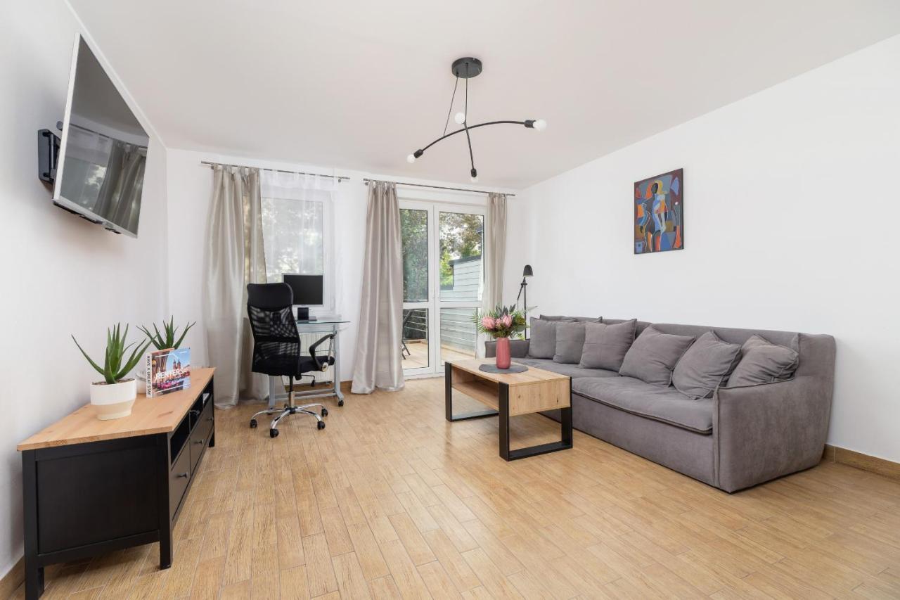 Pleasant Apartment With Terrace Cracow By Noclegi Renters Kraków Zewnętrze zdjęcie