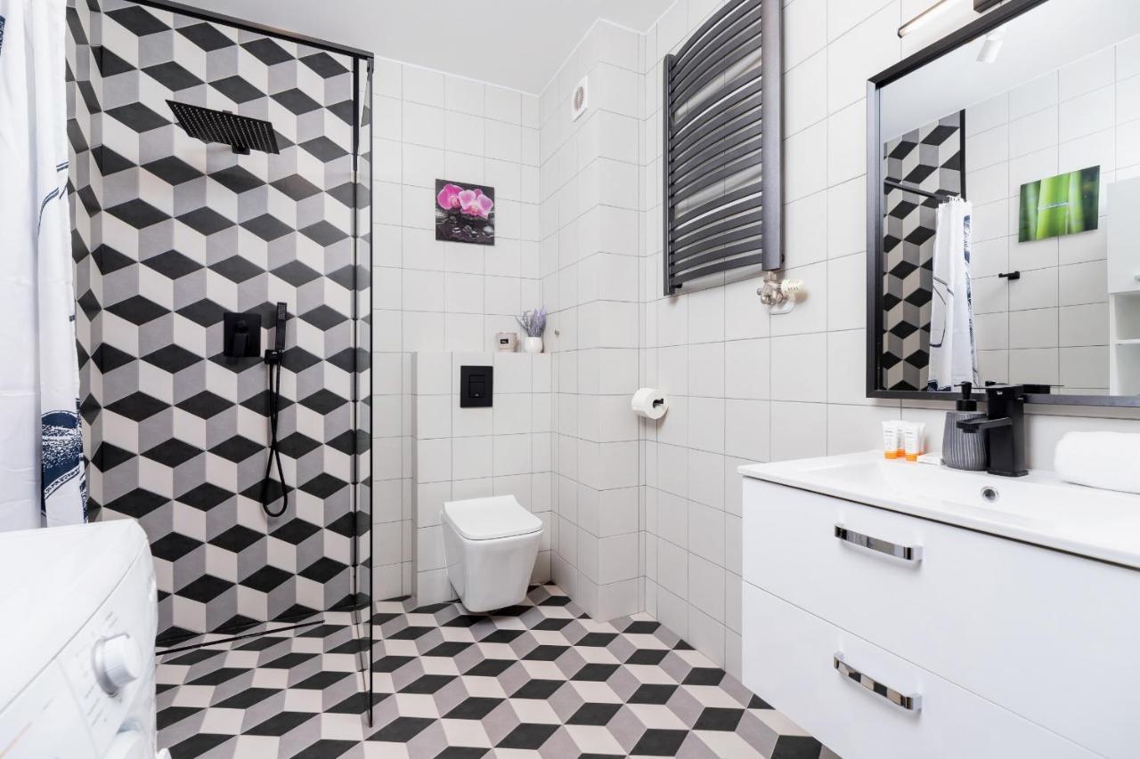 Pleasant Apartment With Terrace Cracow By Noclegi Renters Kraków Zewnętrze zdjęcie