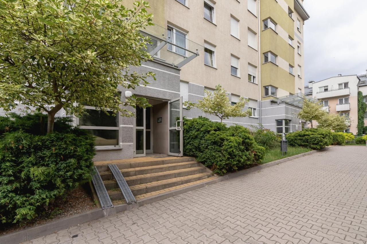 Pleasant Apartment With Terrace Cracow By Noclegi Renters Kraków Zewnętrze zdjęcie